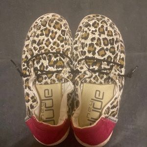 Hey Dudes- Youth Wendy leopard and pink (youth size 2-3)